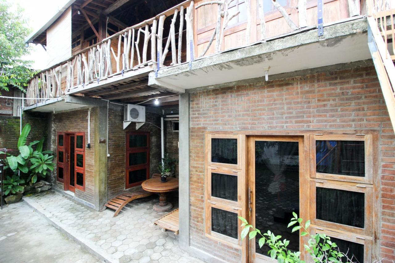 RedDoorz near Rumah Sakit Wirosaban Salakan Zewnętrze zdjęcie