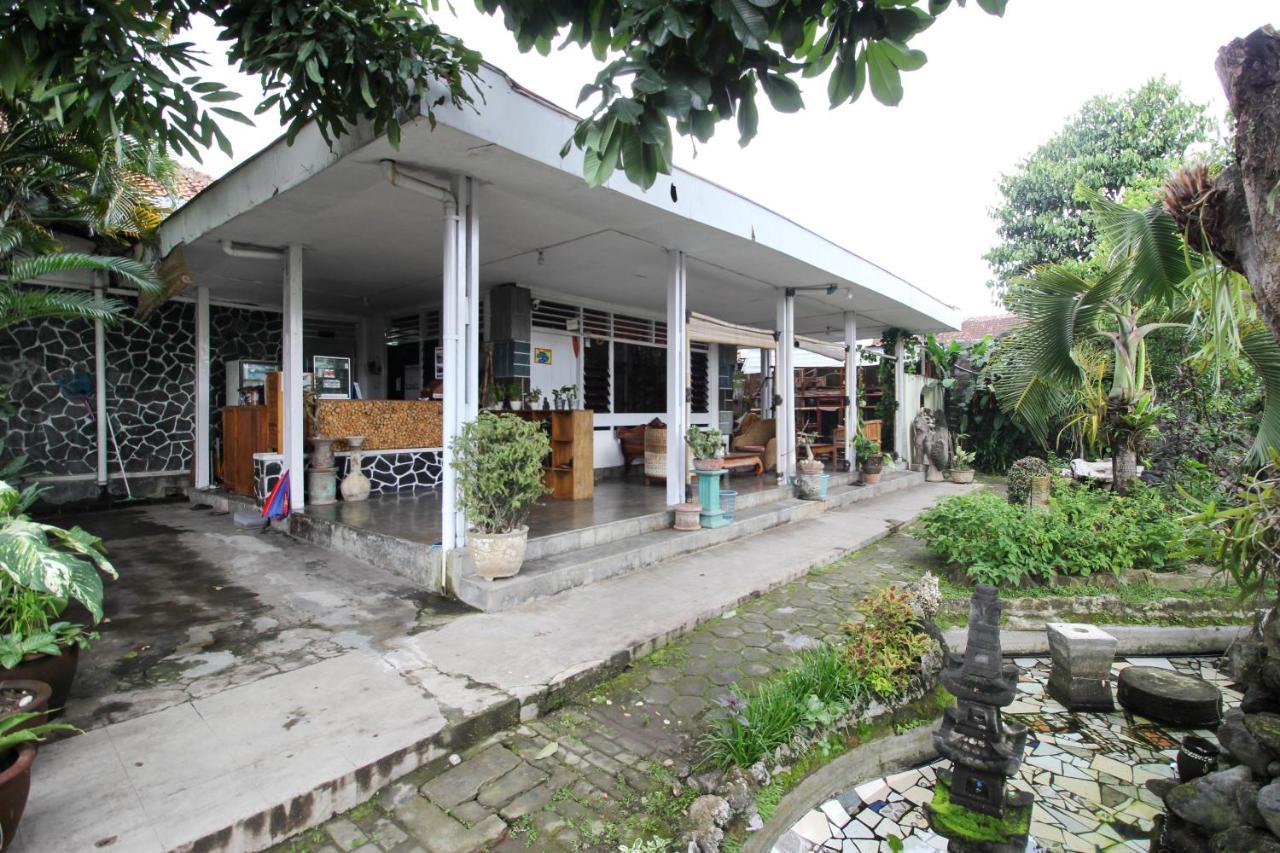 RedDoorz near Rumah Sakit Wirosaban Salakan Zewnętrze zdjęcie