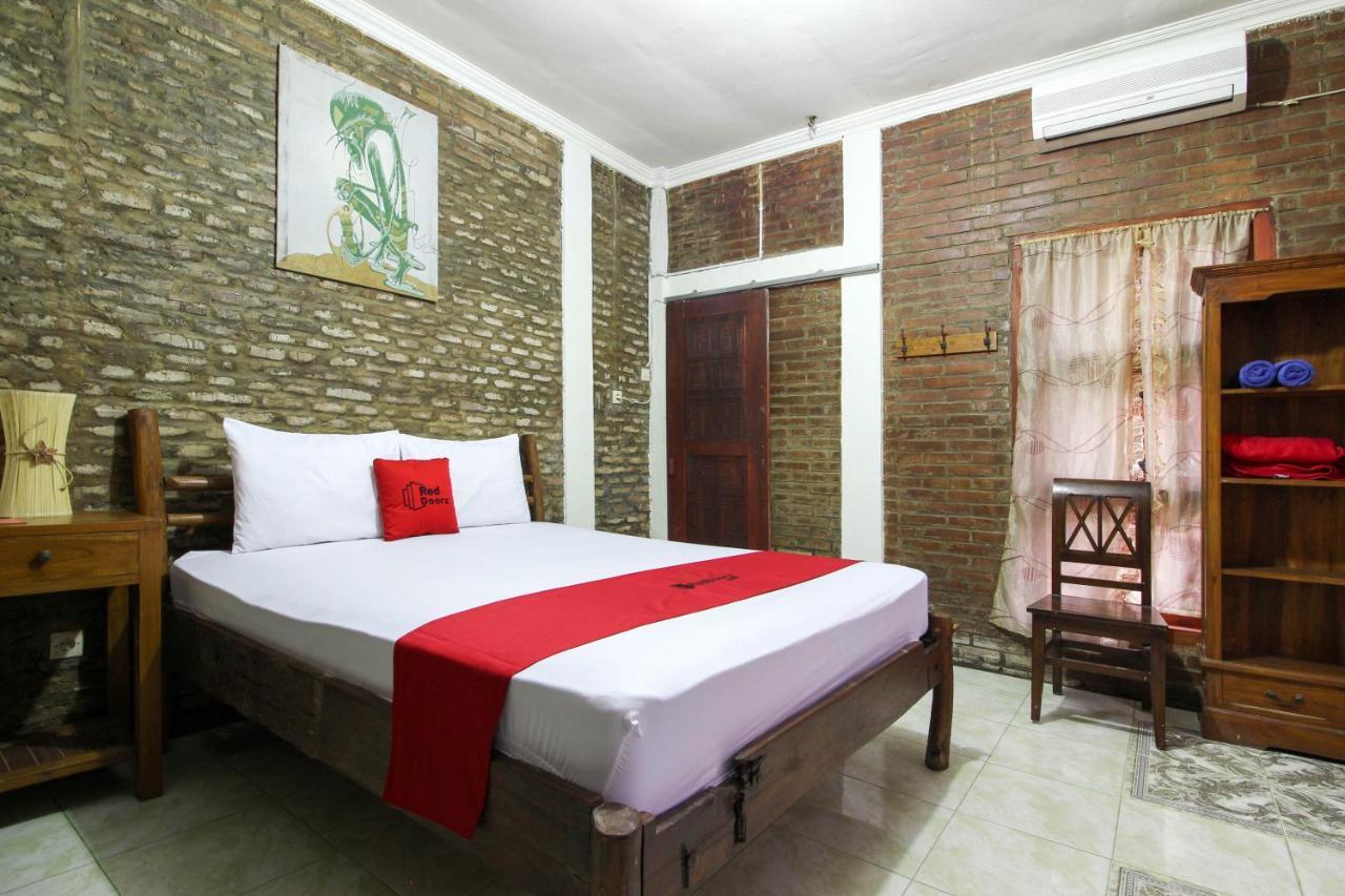 RedDoorz near Rumah Sakit Wirosaban Salakan Zewnętrze zdjęcie